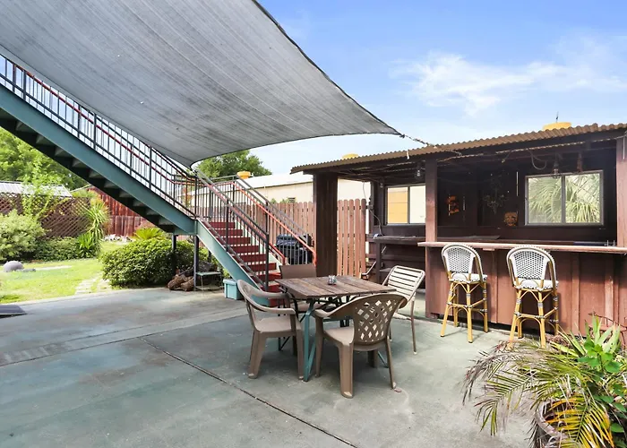 Site 61 Guesthouse