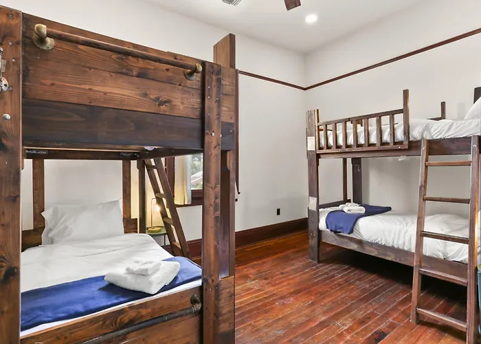 Site 61 Guesthouse