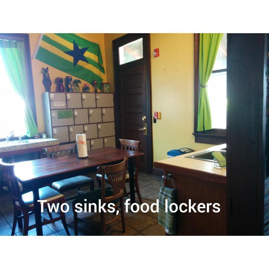 Site 61 Hostal *