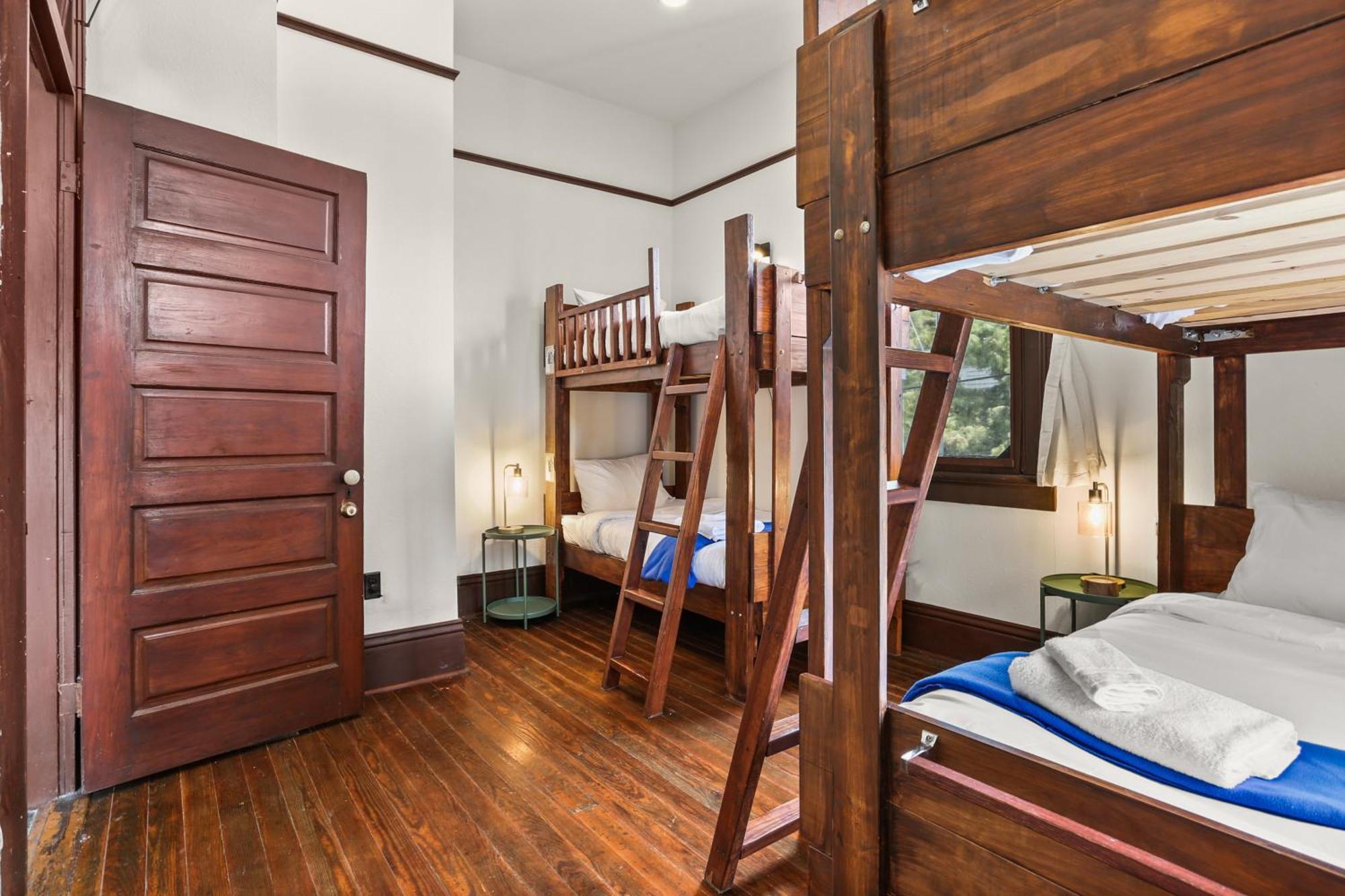 Site 61 Hostal Nueva Orleans